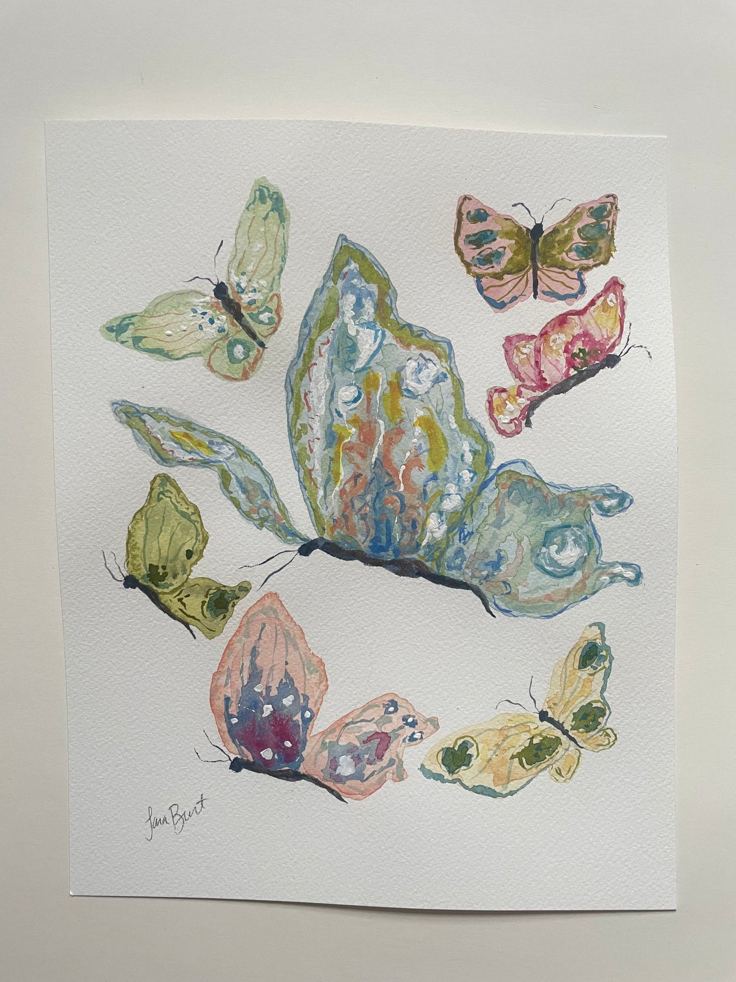 6 Little Loves Surrounding 1 Papillon